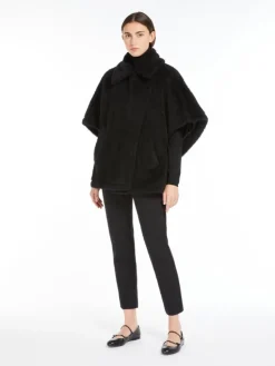 Cape in alpaca and wool Teddy fabric - BLACK