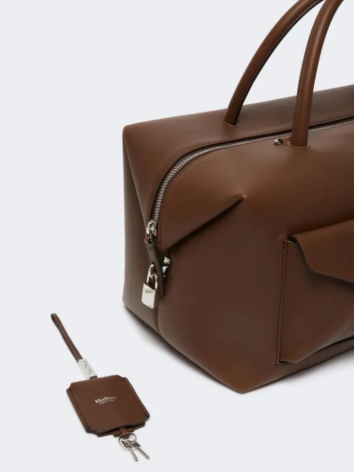 Large leather Boston bag with pockets - BROWN
