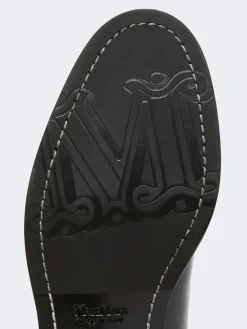 Leather Chelsea ankle boots - BLACK
