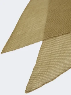Pleated cashmere and silk stole - CAMEL