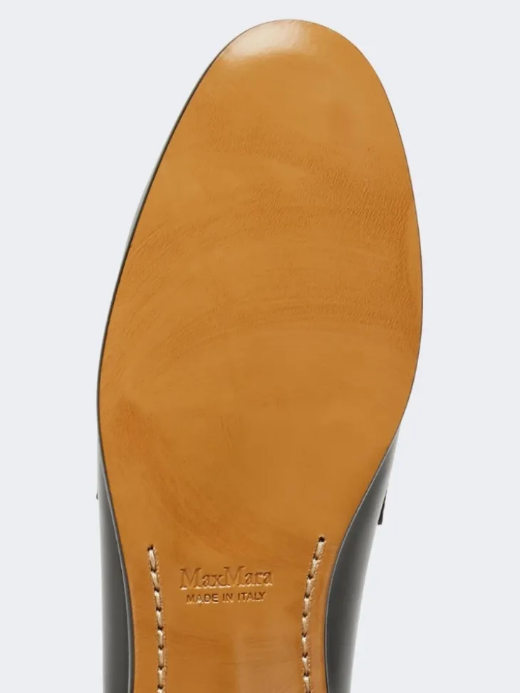 Semi-glossy leather moccasins - BLACK
