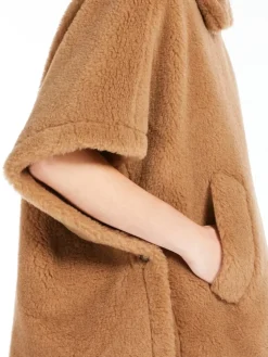 Teddy fabric cape - CAMEL