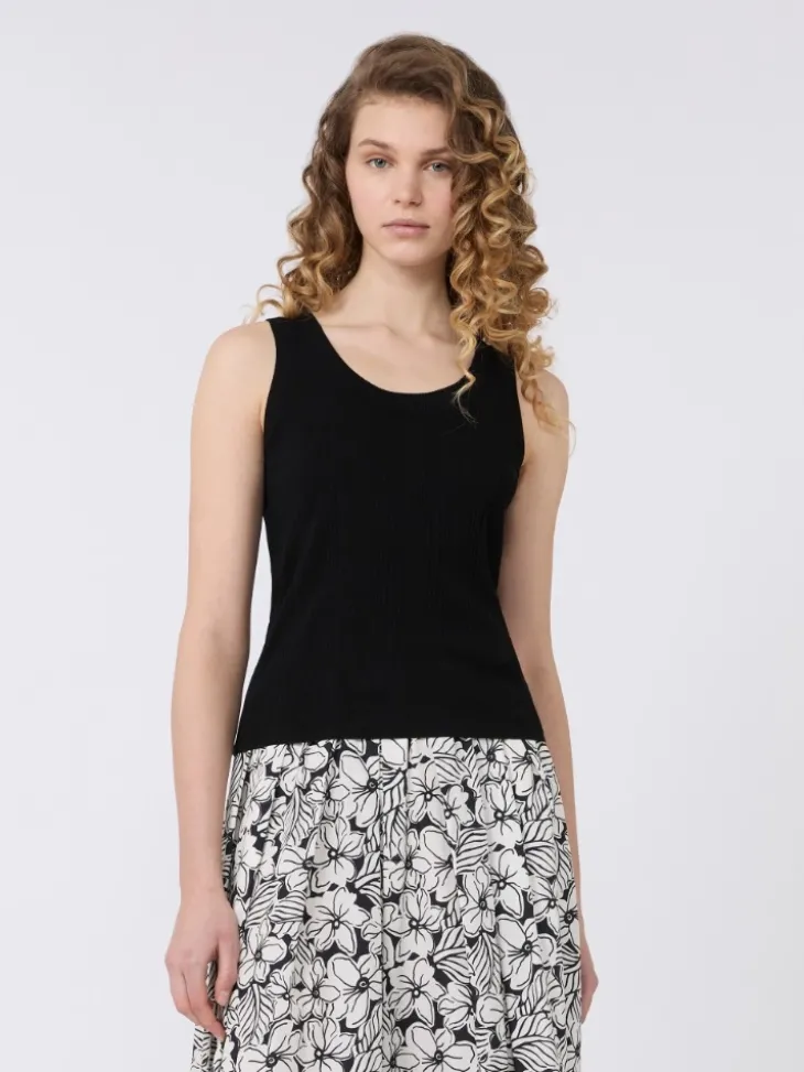 Viscose yarn sleeveless jumper - BLACK